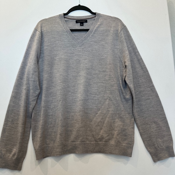 Banana Republic Men’s Extra Fine Merino Wool V-Neck Gray Sweater Large - Picture 1 of 11